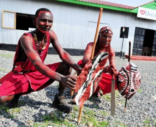 A Universal na tribo africana Maasai